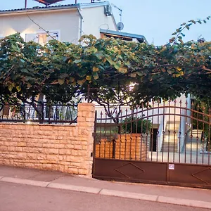 Wellness D'or: Exclusive With Amenities Apartman